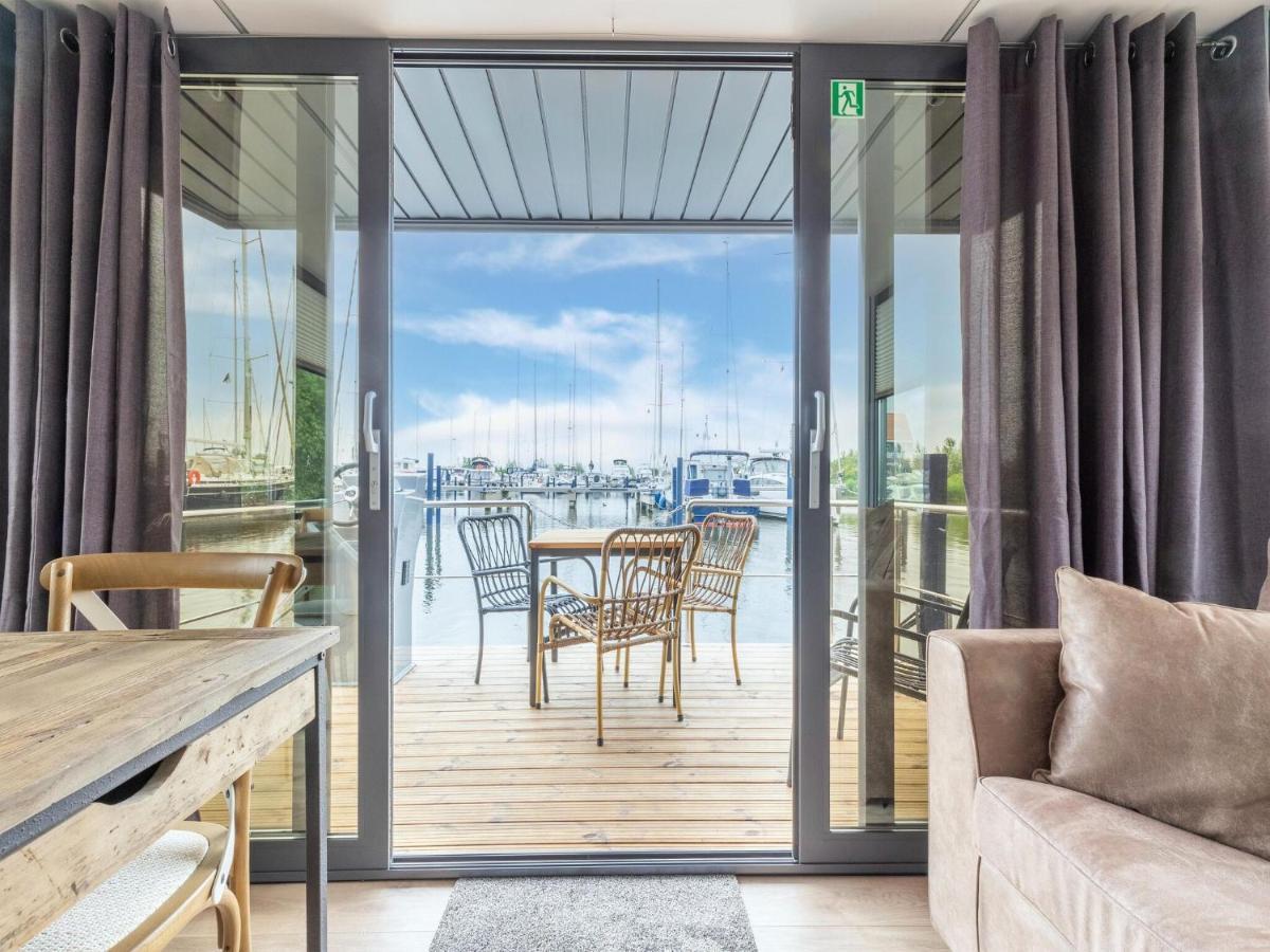 Luxury Houseboat In Volendam Marina Hotel Exterior photo