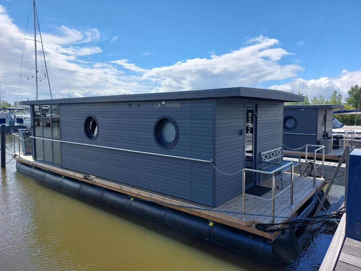 Luxury Houseboat In Volendam Marina Hotel Exterior photo